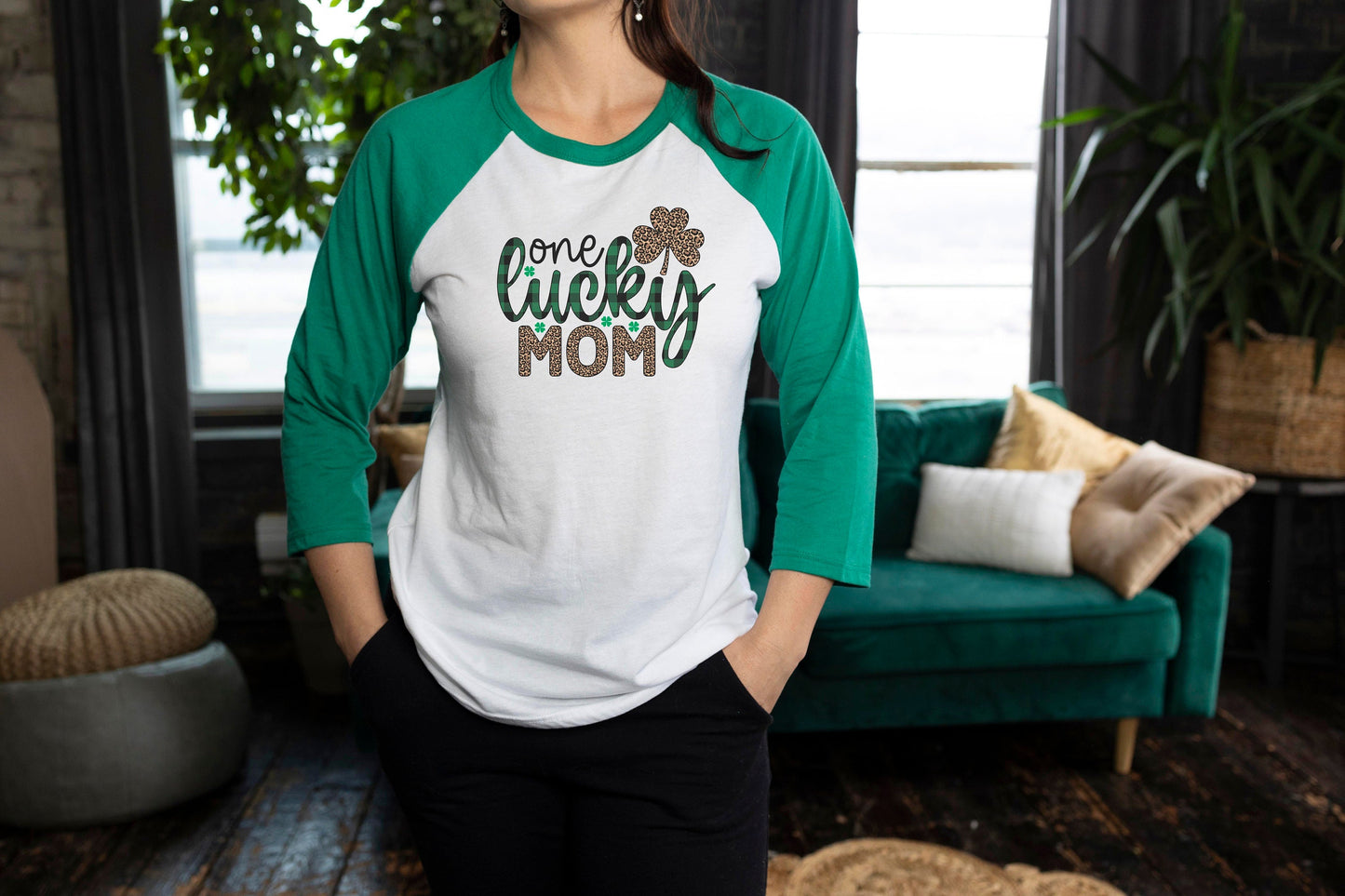 St Patrick's Day One Lucky Mom 3/4 Sleeve Unisex Baseball T Shirt St Patty's Day